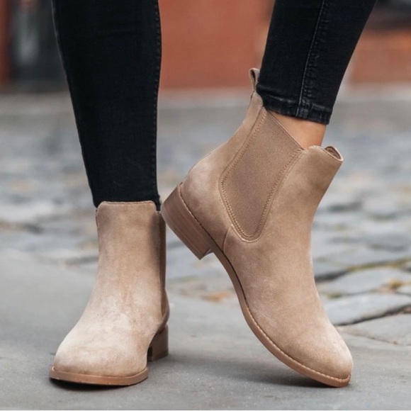 Thursday Boot Company Shoes - NWOT Thursday Boot Co Womens Size 6.5 Honey Peach Suede Duchess Chelsea Boots